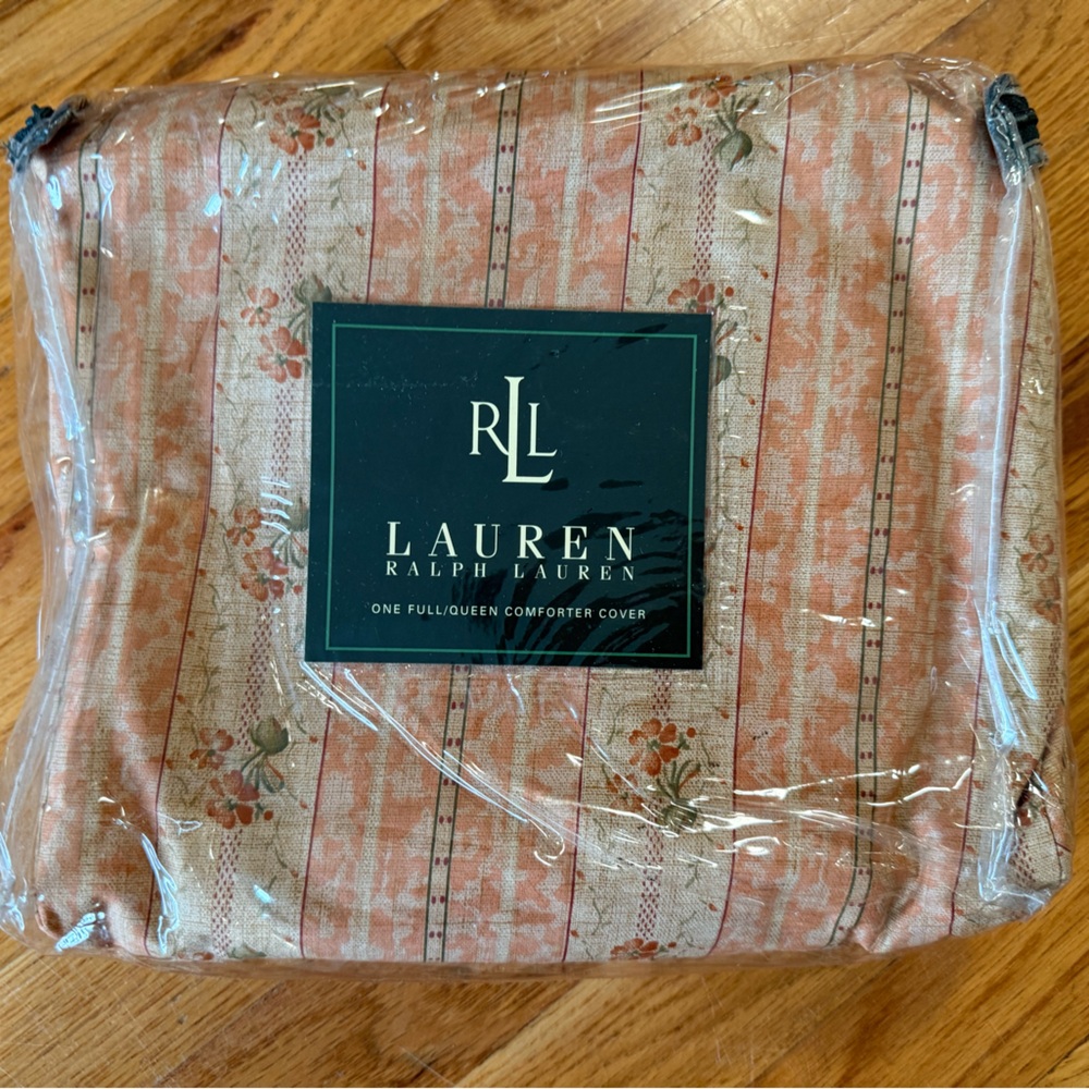 Brands new Lauren Ralph Lauren full/queen comforter cover.